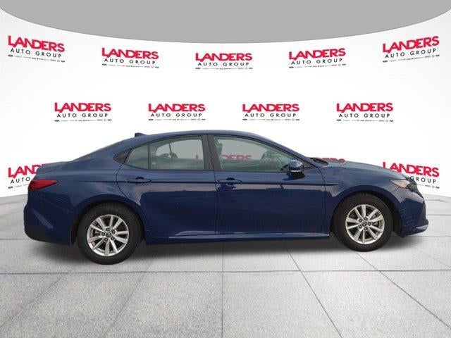 2025 Toyota Camry LE (SE)