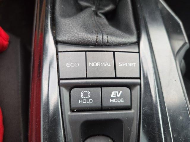 2025 Toyota Camry LE (SE)