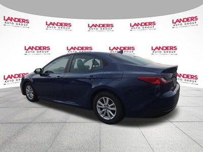 2025 Toyota Camry LE (SE)