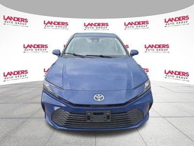 2025 Toyota Camry LE (SE)