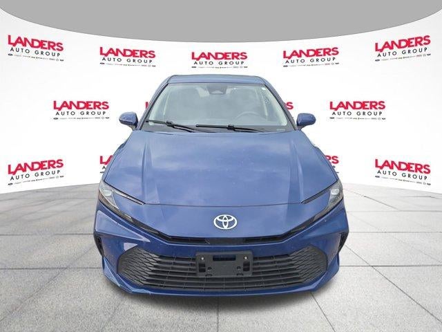 2025 Toyota Camry LE (SE)