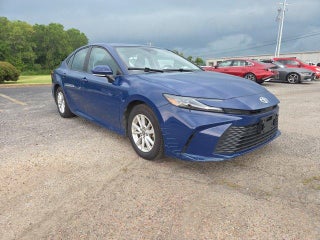 2025 Toyota Camry LE (SE)
