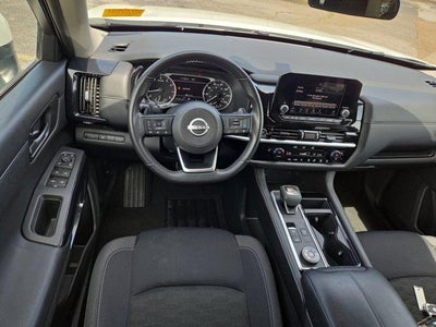 2024 Nissan Pathfinder SV 4WD