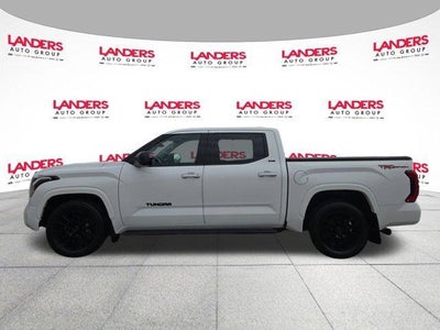 2022 Toyota Tundra 2WD 2WD SR5 CrewMax 5.5' Bed (SE)