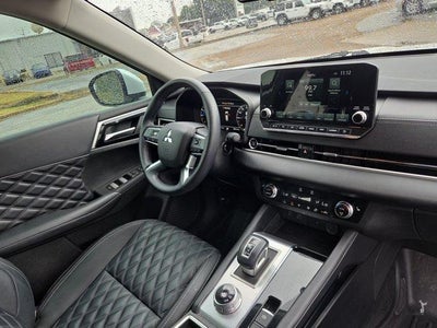 2024 Mitsubishi Outlander SEL FWD