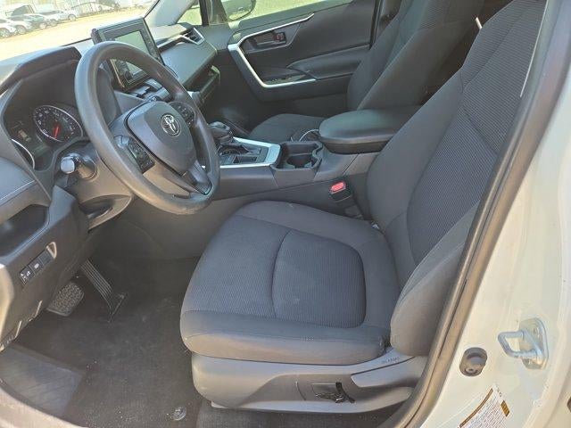 2019 Toyota RAV4 LE FWD (GS)