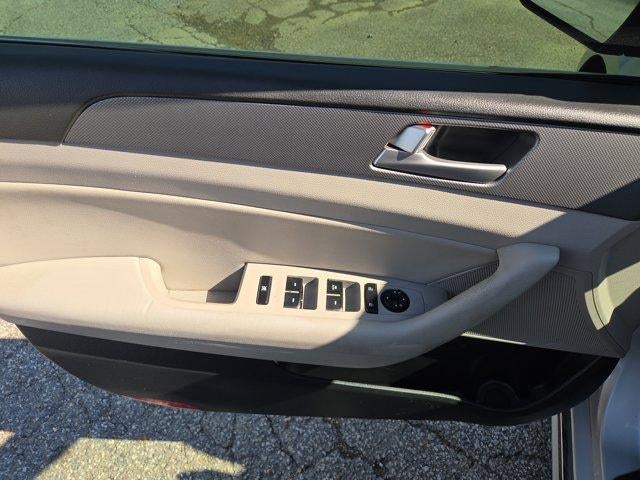 2016 Hyundai SONATA Hybrid 4dr Sdn SE