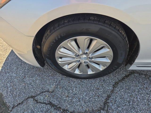 2016 Hyundai SONATA Hybrid 4dr Sdn SE